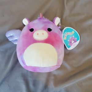 Willow Squishmallow